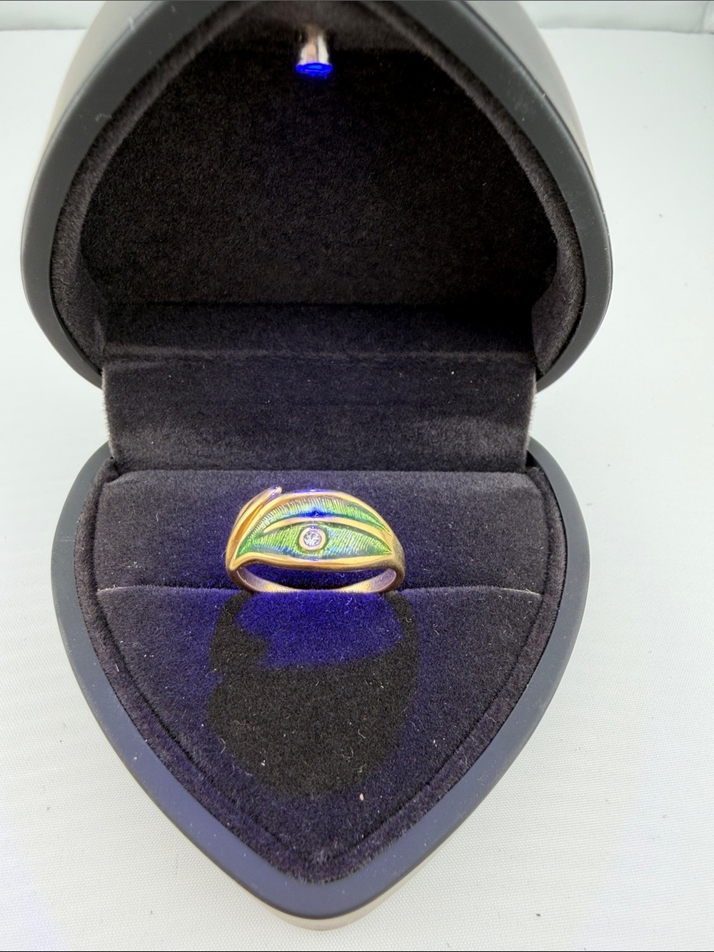 Vintage Gold-Tone Green Enamel Leaf Accent Ring with Center Stone